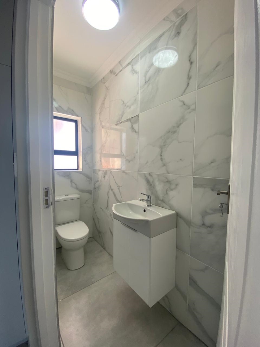 5 Bedroom Property for Sale in Dana Bay Western Cape